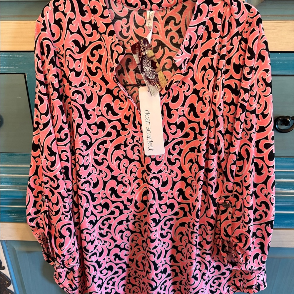 dear scarlett Pink Scroll-Print V-Neck Blouse